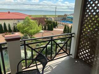 Гостевой дом Амидея Межводное Классический четырехместный номер-3